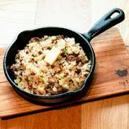 お肉屋さんの〆と言ったらこれ！青唐辛子がアクセント。