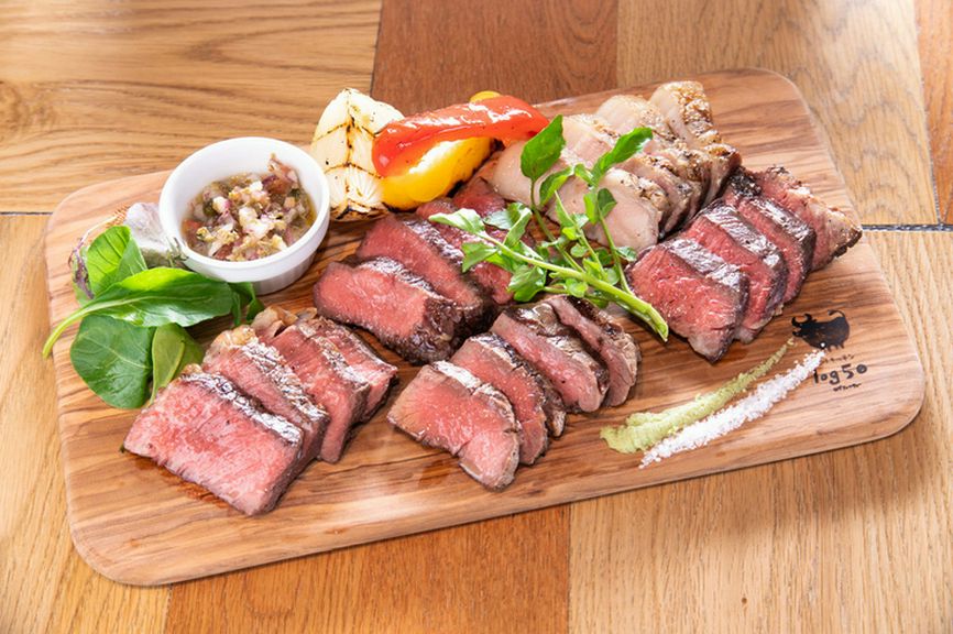  log50名物！1ポンドの肉盛り（450g）