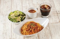 【平日限定】サラダ・スープ・選べるドリンク付き 1,210円～
・トマトクリームパスタ
・アスパラガスのペペロンチーノ
・ガーリックトマトパスタ
などを日替わりでご用意しております。
※パスタ大盛り・・・+275円