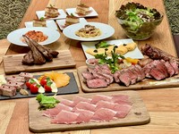 当店自慢の肉の5種に加え、〆のパスタも付いたボリューム満点で満足間違いなしのコースです。