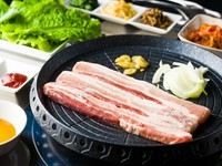 サムギョプサルをガッツリ楽しめるコースです。韓国の焼肉といえばサムギョプサル！