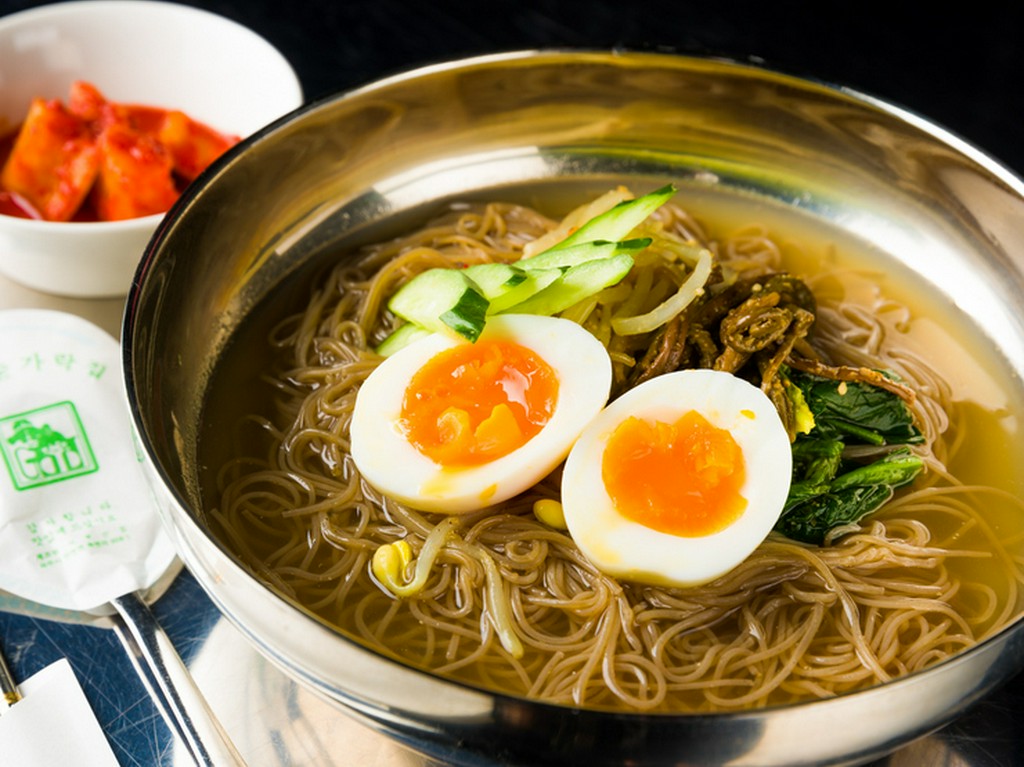 盛岡冷麺とはひと味違う本場韓国の味わい『冷麺』