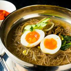 盛岡冷麺とはひと味違う本場韓国の味わい『冷麺』