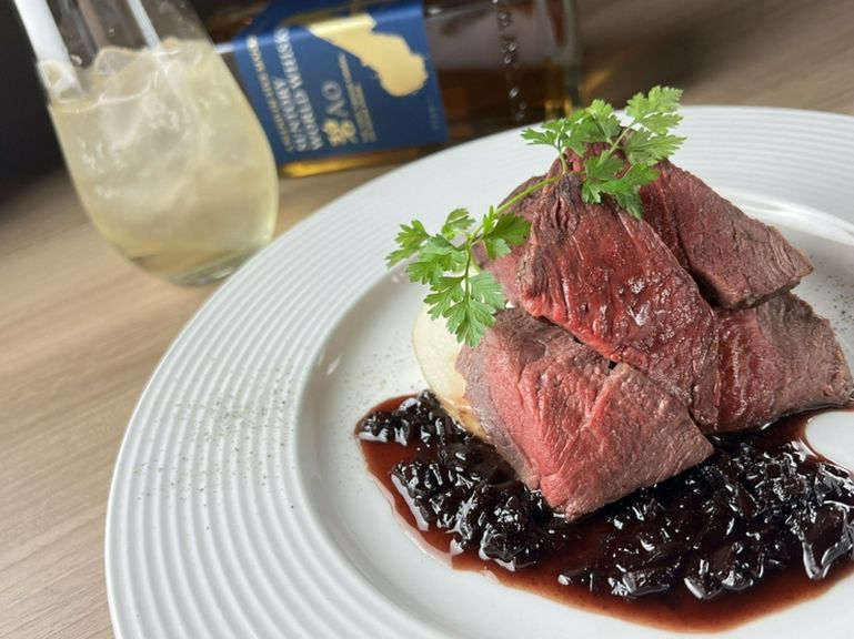 稚内産エゾ鹿もも肉のロースト