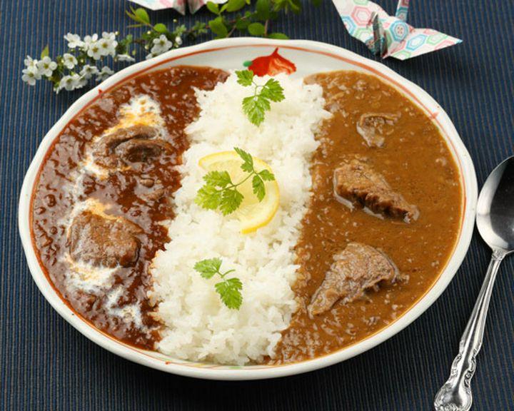 チャンピオン黒毛和牛の牛すじカレー＆シチュー