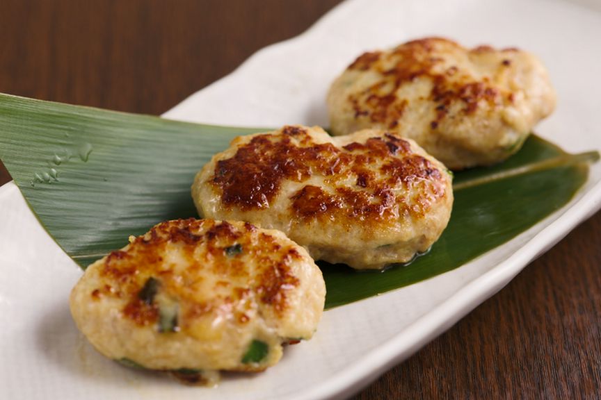 当店オススメのつくねをご賞味あれ