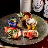 季節の素材の魅力をさまざまな調理方法で引き立てる『前菜の盛り合わせ』。コースの1品目ということもあり、特に細かく気を配っている逸品とのこと。ひと口サイズの旬を少しずつ味わう、贅沢な盛り合わせです。