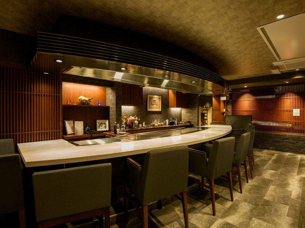 すべての席が特等席のカウンター