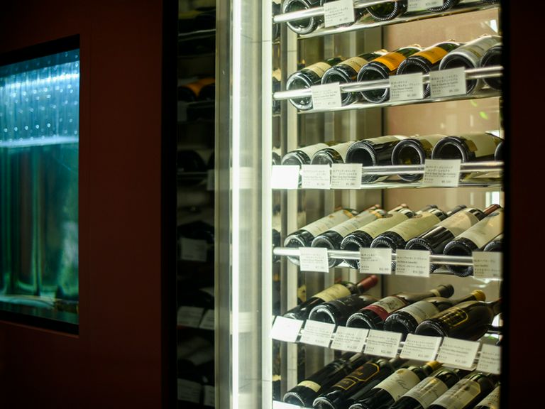 ソムリエが選び抜いたワインたち。BYOBも歓迎