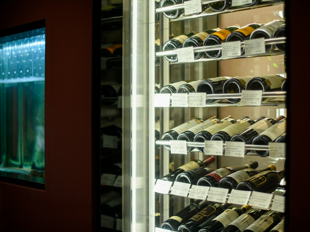 ソムリエが選び抜いたワインたち。BYOBも歓迎