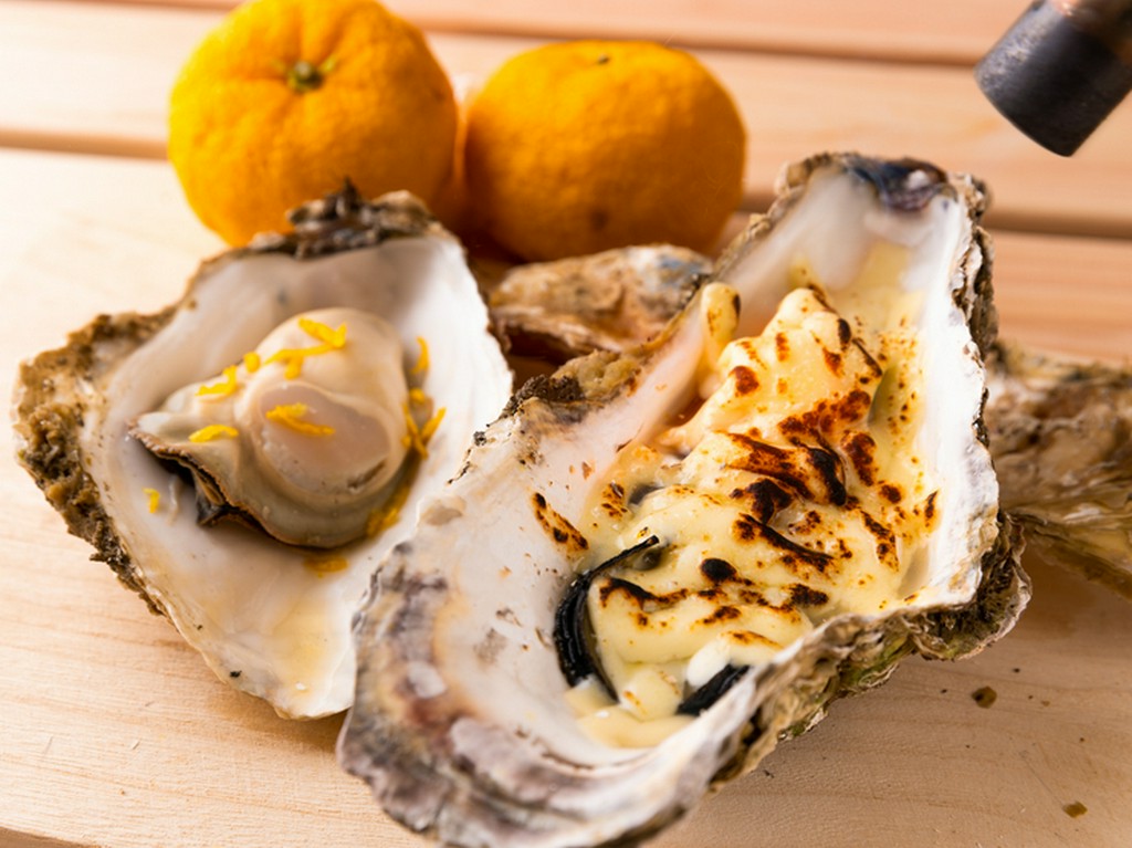 とろ～りチーズと柚子の風味がたまらない！『牡蠣焼き＆牡蠣のチーズ焼き』