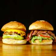 牛100%のジューシーパテと天然酵母の特製バンズ、新鮮野菜を使用した本格ハンバーガー。