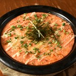 明太とろろにチーズをのせてふんわりと焼きあげました。
ふわふわとした食感が楽しめます。熱々のうちにお食べください。