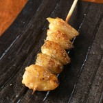 鶏の尻尾の部分でプリプリした弾力が特徴。

