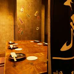 暖簾で仕切った テーブル個室 4～6名様席