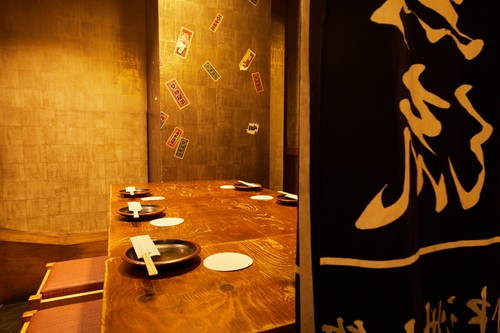 暖簾で仕切った テーブル個室 4～6名様席