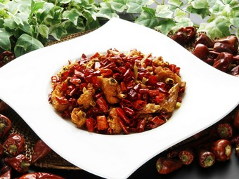 鶏肉の揚げ唐辛子炒め