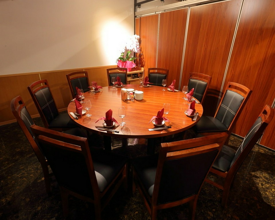 円卓の個室