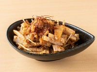 特製焼き豚に白髪ねぎとラー油に胡麻！