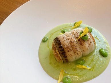 太刀魚と帆立のムースのヴァプール「蒸し」枝豆のソース