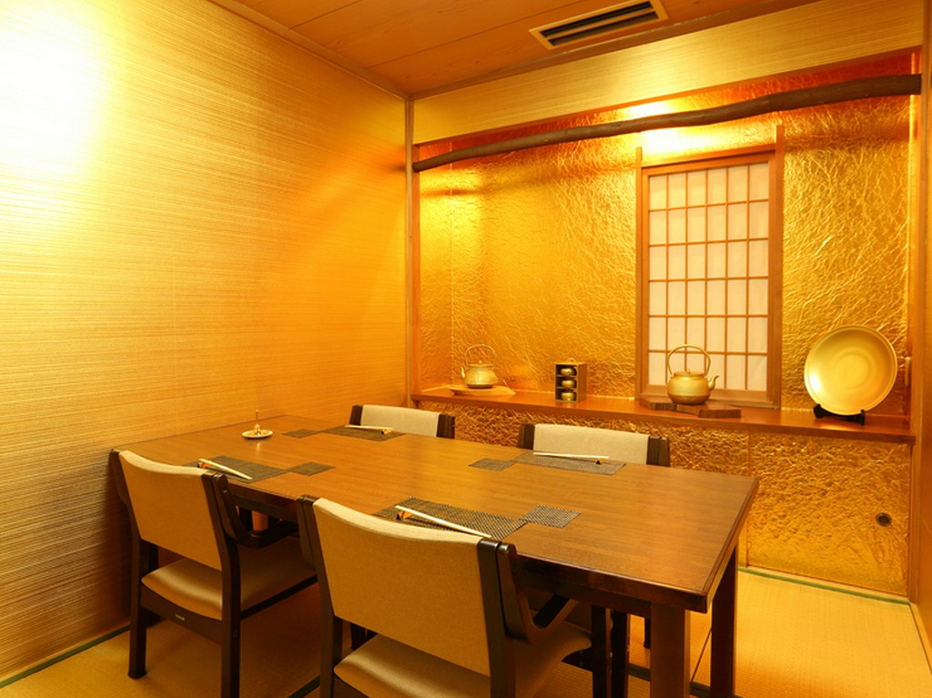 プライベート感ある完全個室は、ビジネスシーンにも活躍