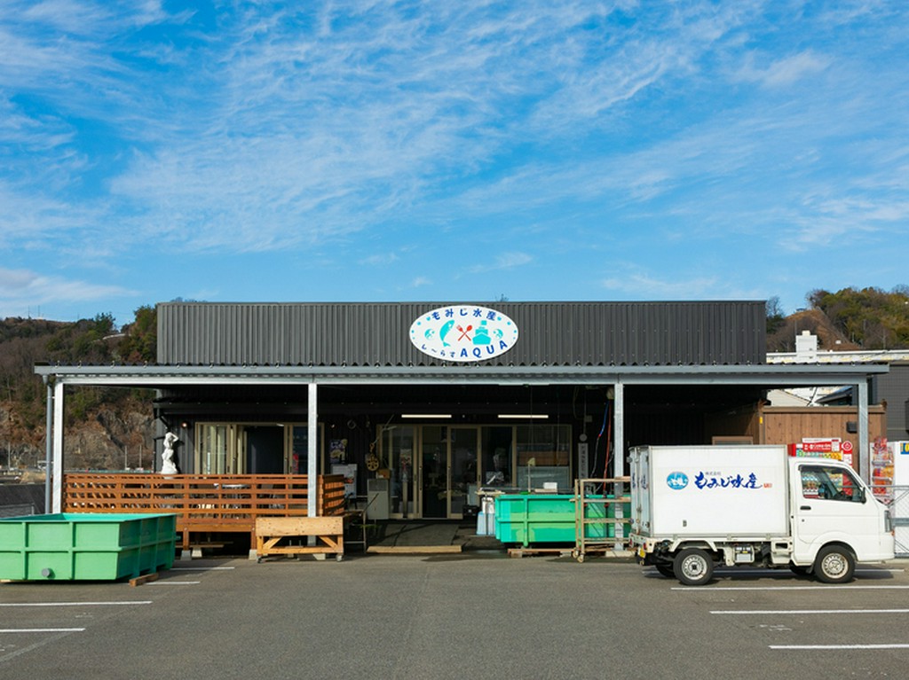 水産加工場に飲食店と海鮮市場がドッキング！新感覚の「海の駅」