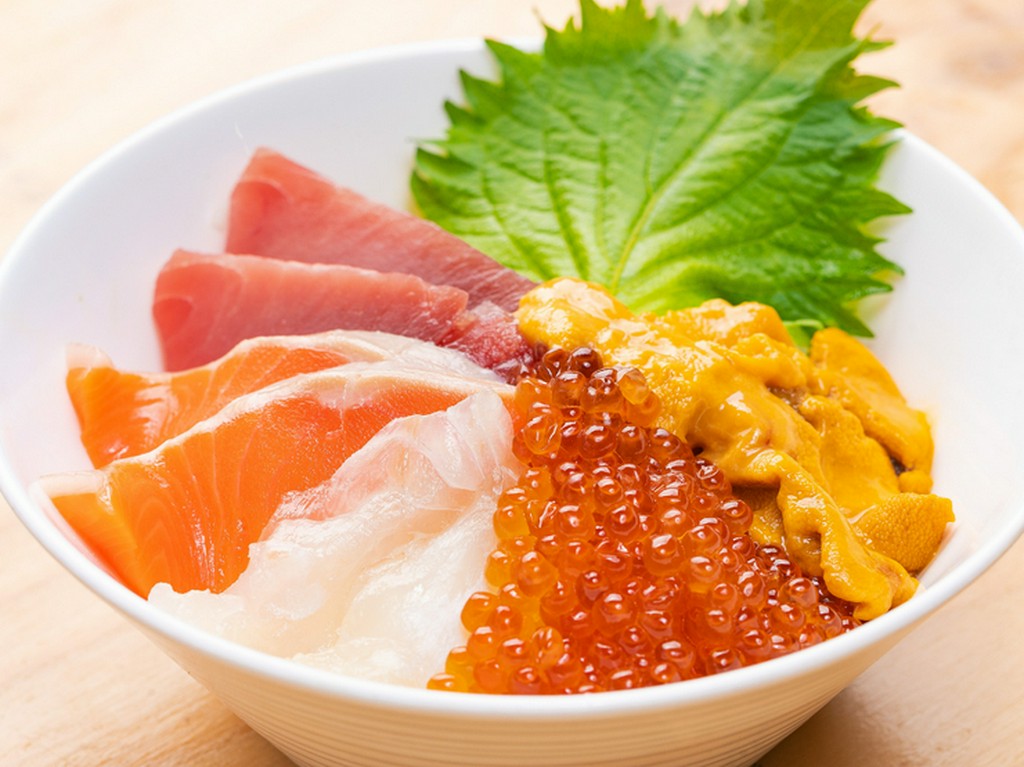 お好み次第で海鮮のせ放題！『海鮮丼』
