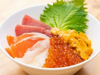 お好み次第で海鮮のせ放題！『海鮮丼』
