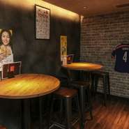 4名のテーブル席も2卓設置。楽しい女子会に最適！