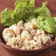 胡椒や粒マスタードで、さっぱりとした大人の味『ポテトサラダ』