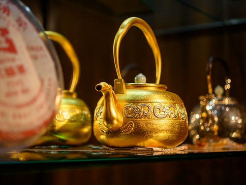 内装やインテリアは、すべて中国からオーダーメイドで輸入