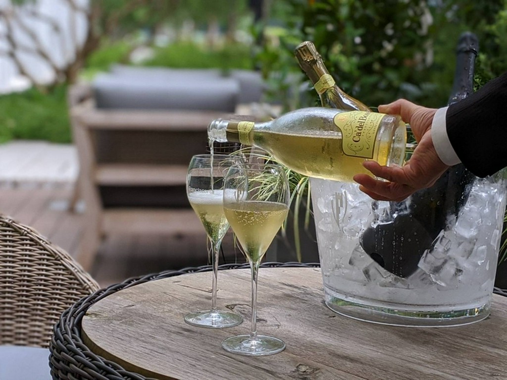 イタリア産をメインに、フランス産、日本ワインなどが充実