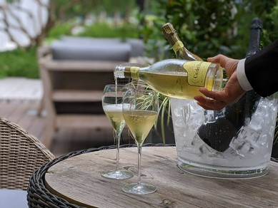 イタリア産をメインに、フランス産、日本ワインなどが充実