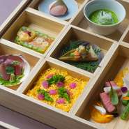 京料理をベースに、思わず写真に撮りたくなる、美しいひと箱をご用意してお待ちしています。