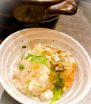 旬の食材の為お値段はその日の時価で変更いたしますが、美味しい白身の魚をアレンジした炊込みご飯は、出汁と素材の旨みがなんともほっこりおいしい土鍋です。朝入荷した食材はおすすめでお知らせしています。