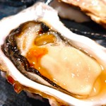 とれたて新鮮な岩手県産　山田湾の生ガキは身もぷりぷりで一押し！
季節により産地は変わります。