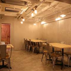 肉屋の奥におしゃれなレストラン