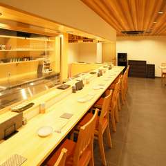 木のぬくもりが感じられる、和モダンな空間