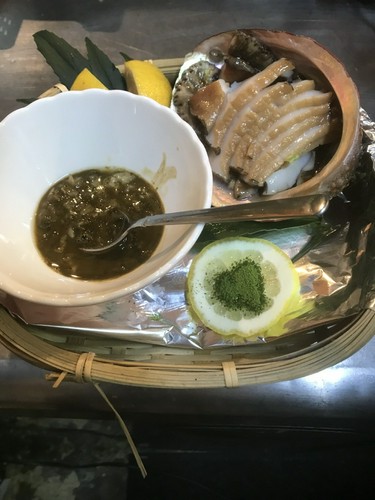 絶品　活、あわび刺しの肝?油