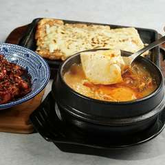 韓国料理の伝統思想に基づいたお料理をお楽しみください！