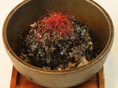 どっさり韓国のりとチーズ石焼ビビンバ