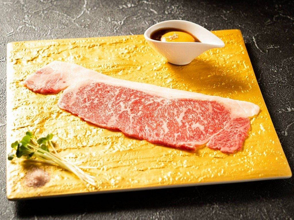 絶品！特製ダレに漬け込んだ炙りサーロイン