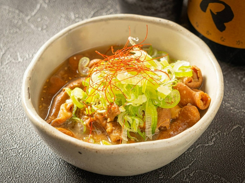 極✖️Porky にんにくましまし黄金豚もつ煮込み