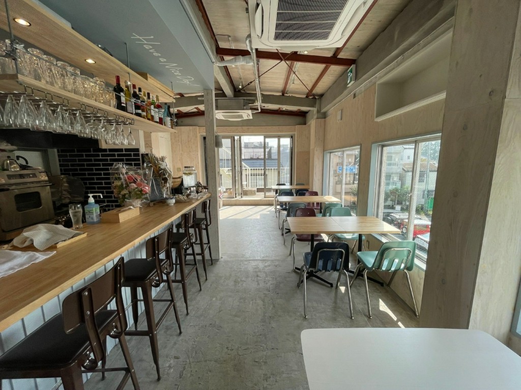 カフェ・ランチスペース内観