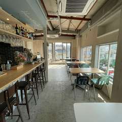 カフェ・ランチスペース内観