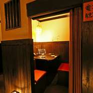 多彩なバリエーションの個室でさまざまな利用シーンに応えてくれるお店。少人数向けの部屋から宴会場までニーズに合った空間を提案してくれます。