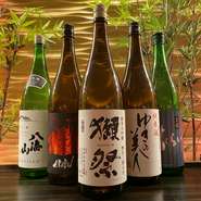 季節の逸品と同様に、日本酒も全国から飲み頃の銘柄を用意。飲み口の異なる、個性豊かな日本酒を取り揃えています。