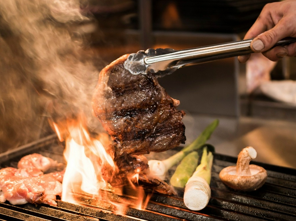 おすすめの炭火焼料理