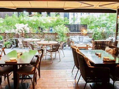 開放的で寛げる店内は女子会に最適です。