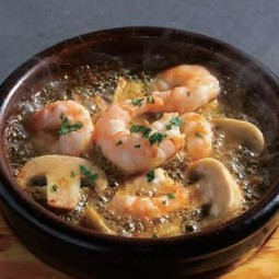 エビとマッシュルームのアヒージョ